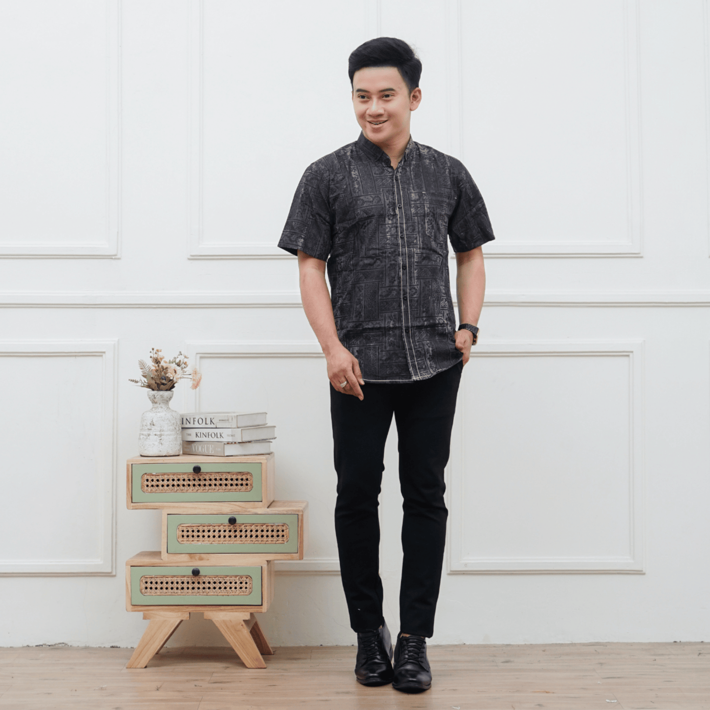 Kemeja Batik Pria Lengan Pendek Katun Premium Slimfit - Batik Surya Teja (KPES 7-11)