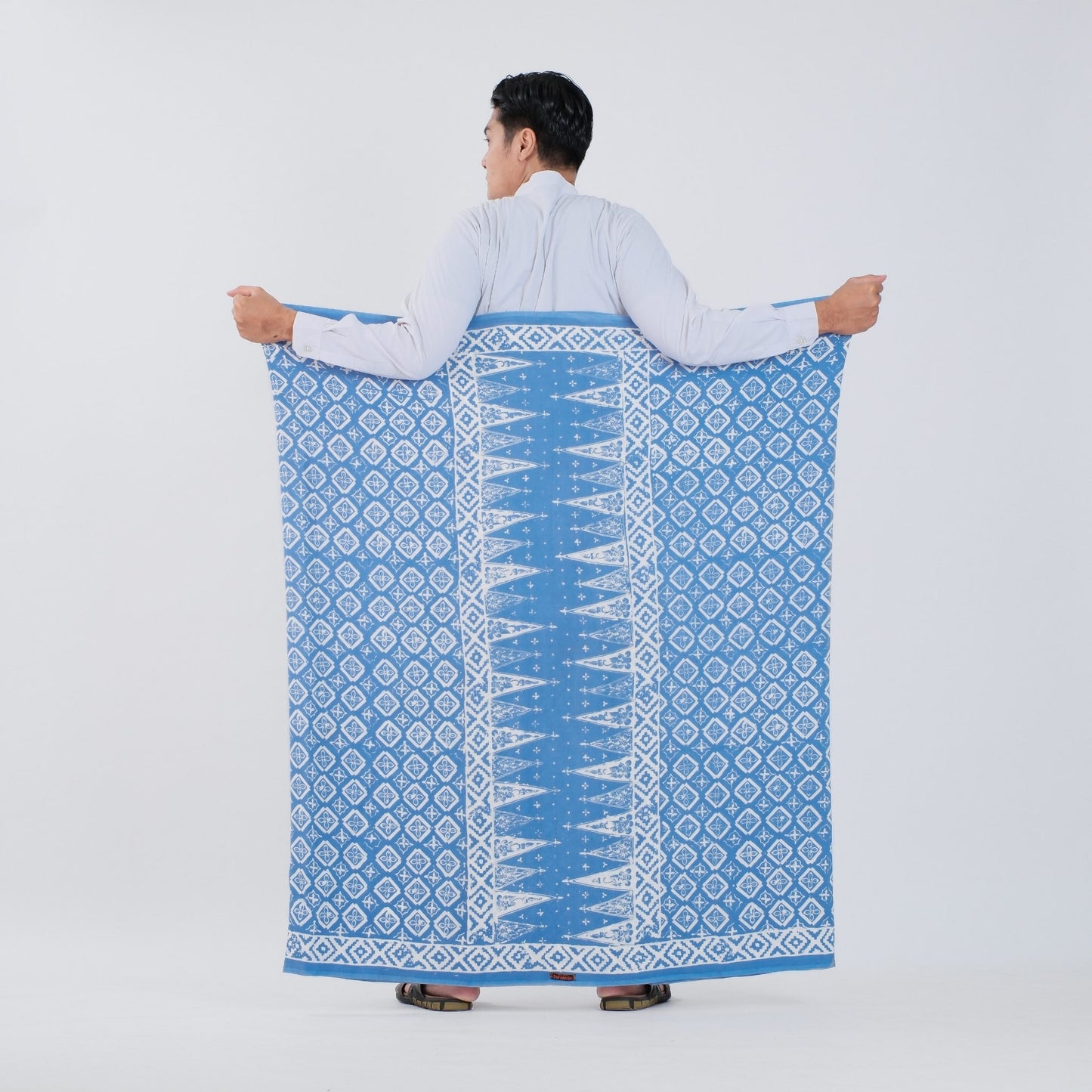 Sarung Batik Cap Sky Blue Monokrom Rayon Premium - Batik Surya Teja (SPM 5-16)