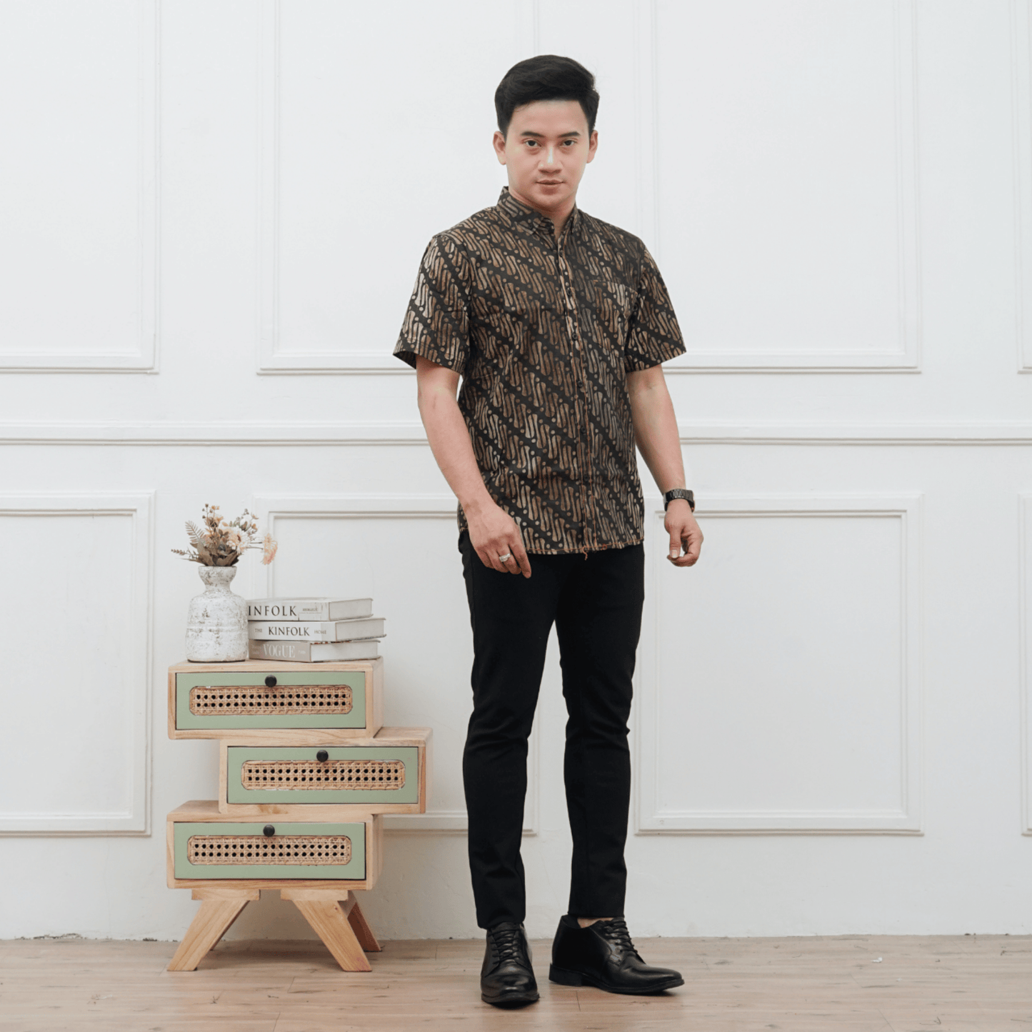 Kemeja Batik Pria Lengan Pendek Katun Premium Slimfit - Batik Surya Teja (KPES 7-11)