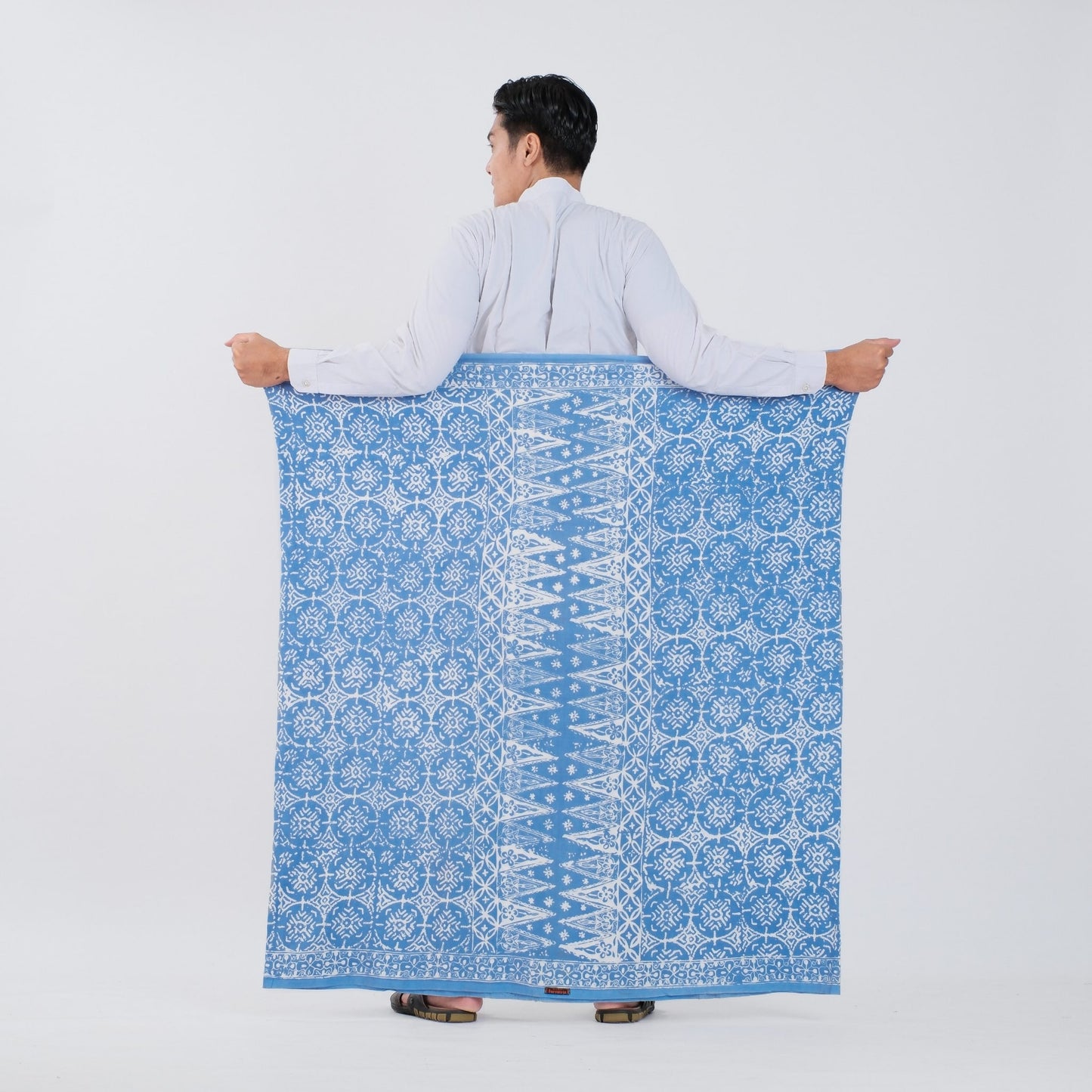 Sarung Batik Cap Sky Blue Monokrom Rayon Premium - Batik Surya Teja (SPM 5-16)