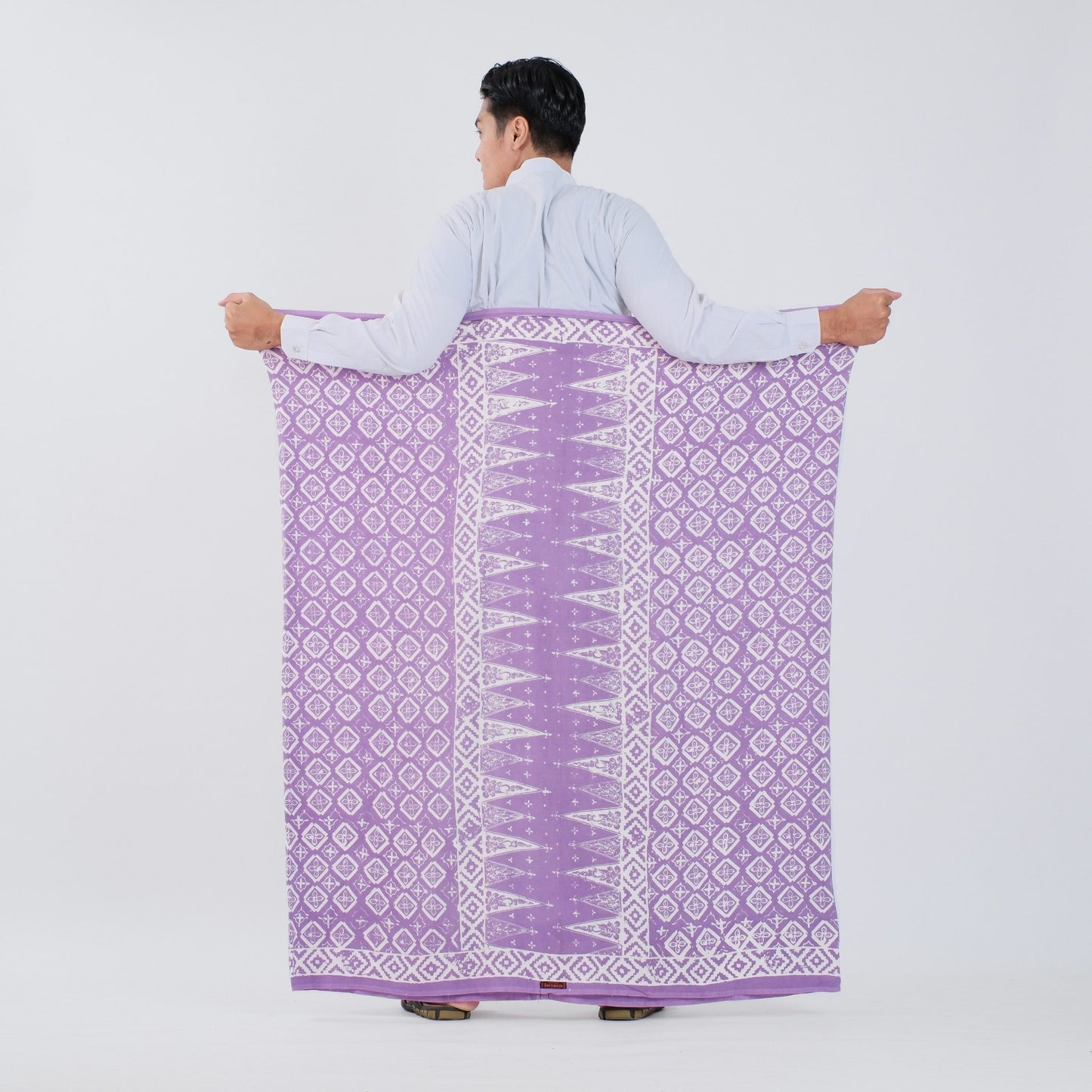 Sarung Batik Cap Lavender Monokrom Rayon Premium - Batik Surya Teja (SPM 3-18)
